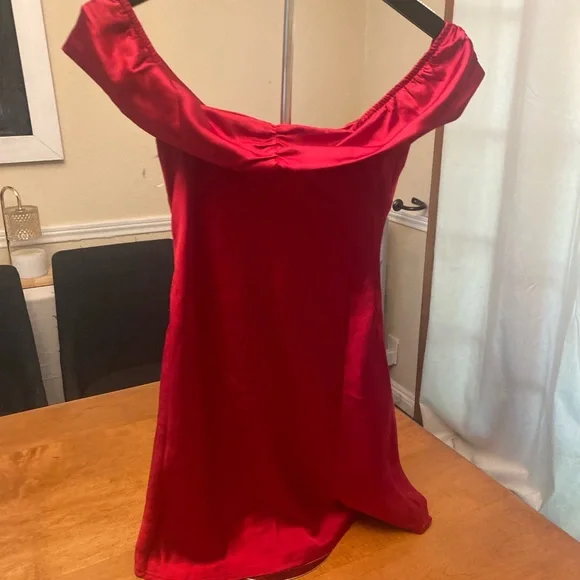Princess Polly Red Off-Shoulder Cocktail Dress - Picture 5 of 8